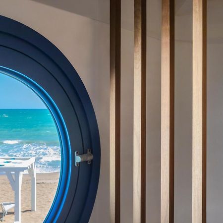 Hotel Lido Degli Scogli Crotone Exterior photo