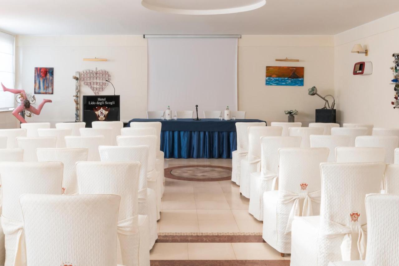 Hotel Lido Degli Scogli Crotone Exterior photo