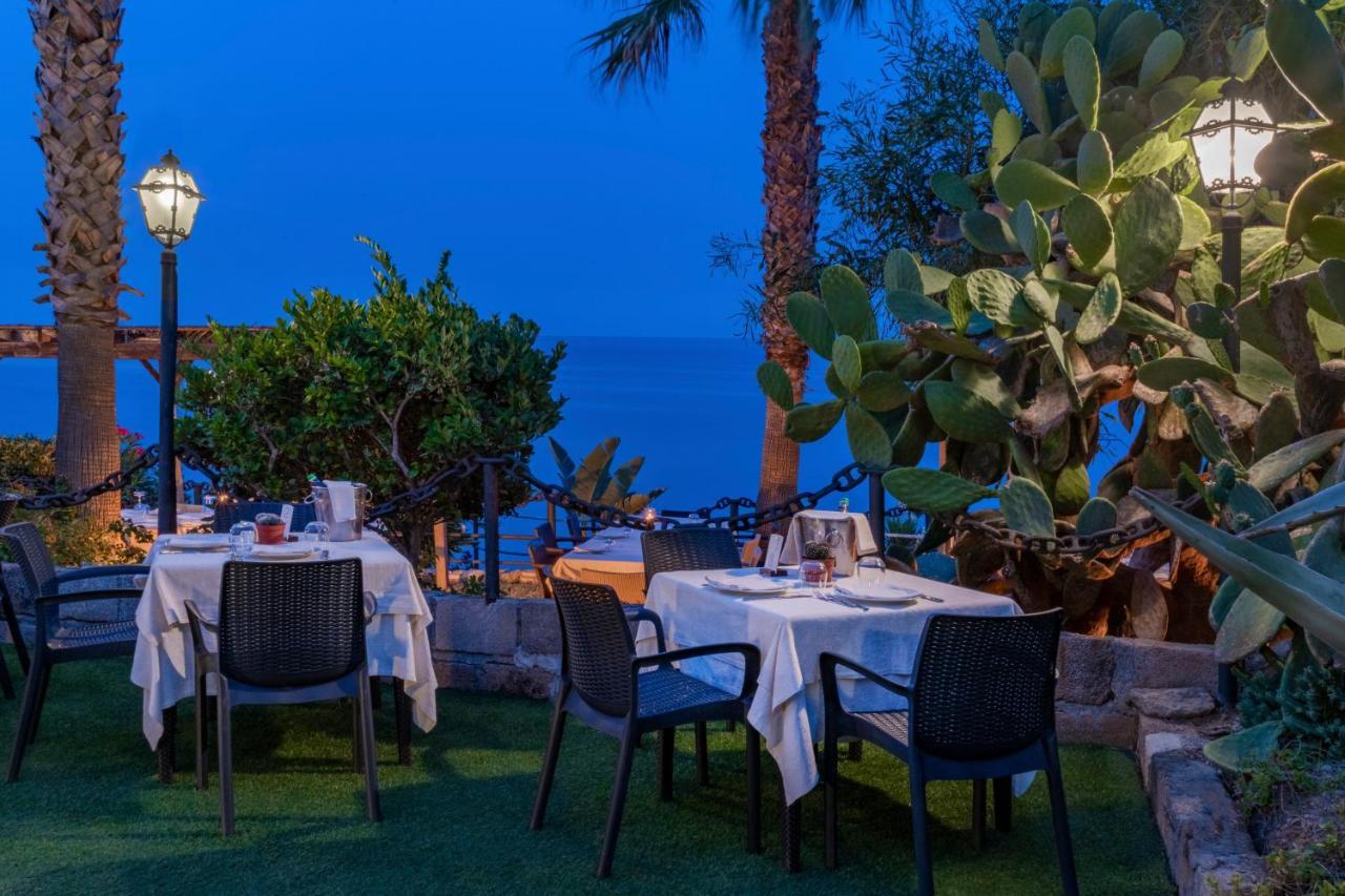 Hotel Lido Degli Scogli Crotone Exterior photo